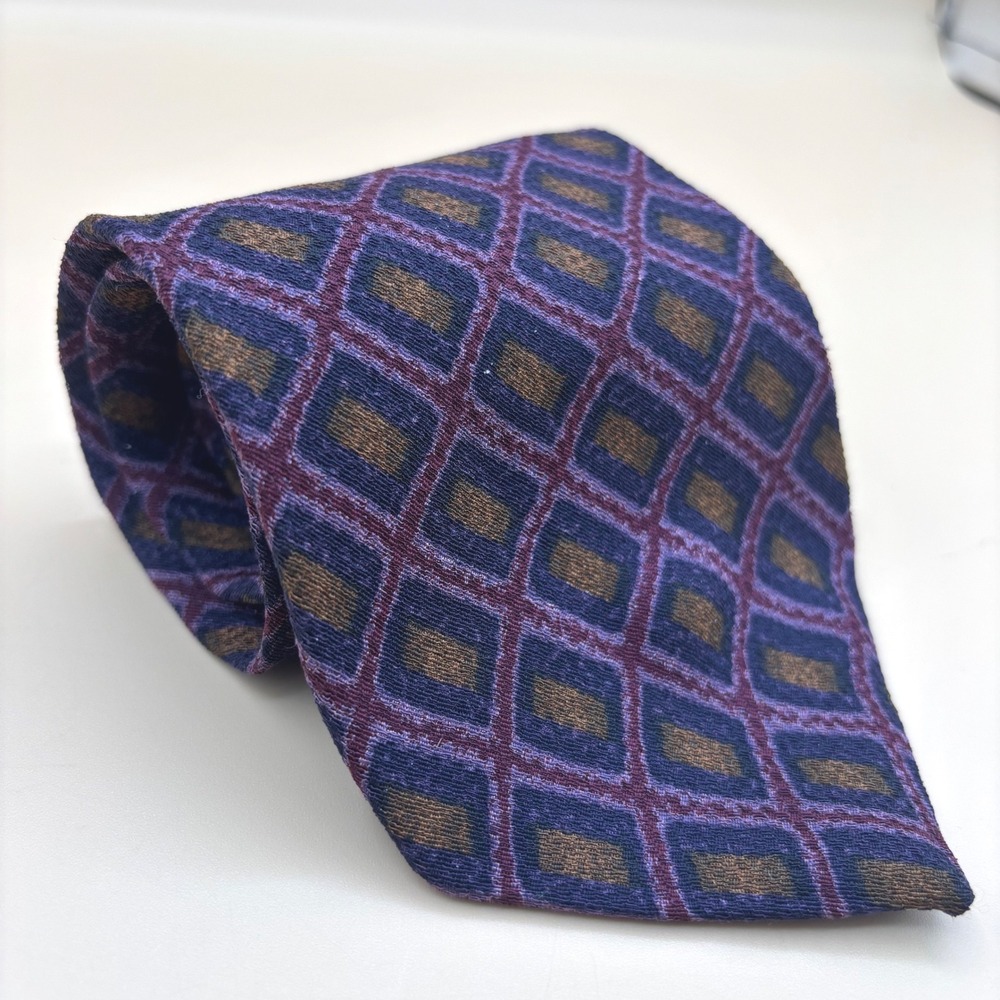 Calvin Klein Mens Silk‎ Tie Purple Geometric Diamond Pattern Made in USA 3.75"